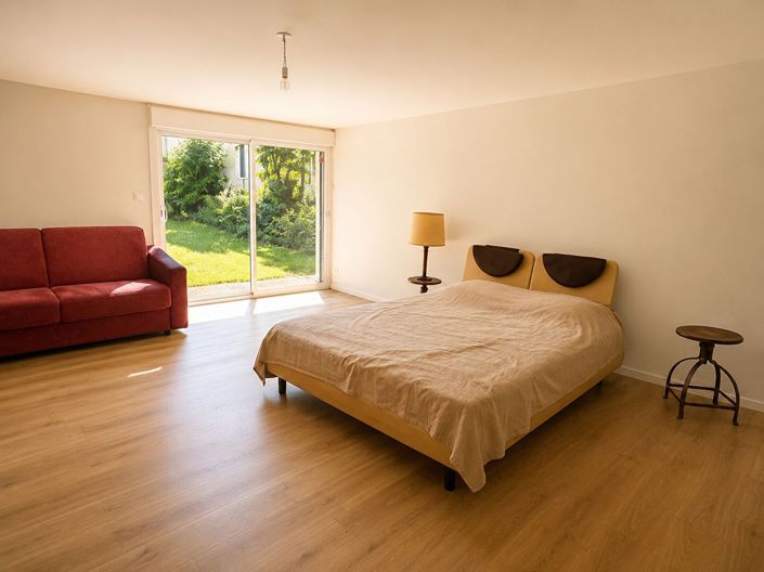 Image No.7-5 Bed House for sale