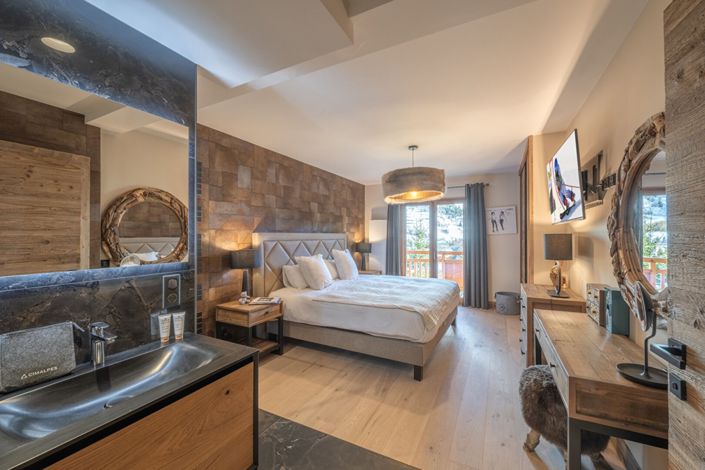 Image No.3-5 Bed Property for sale