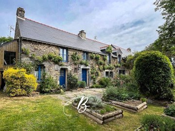 1 - La Gacilly, House