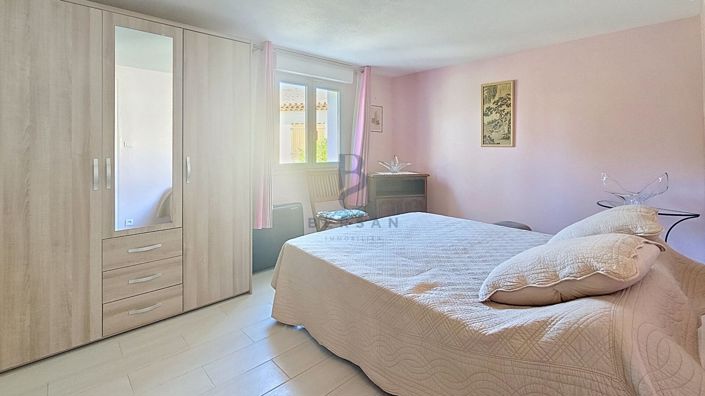 Image No.11-3 Bed House for sale