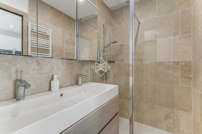 Image No.17-4 Bed House for sale