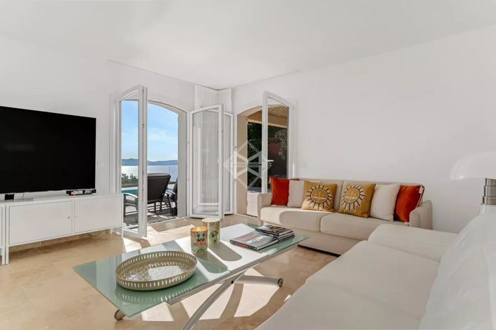 Image No.7-4 Bed House for sale