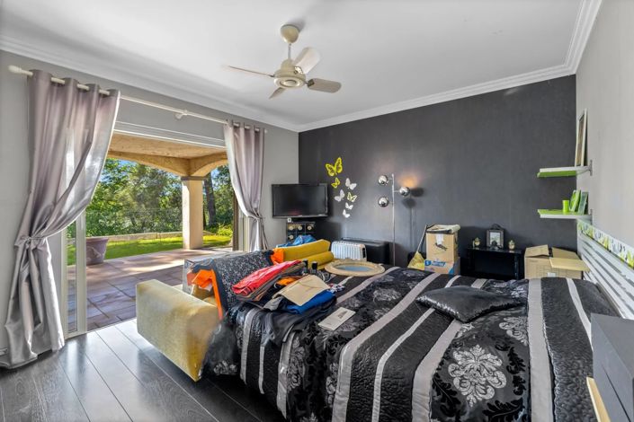 Image No.12-5 Bed House for sale