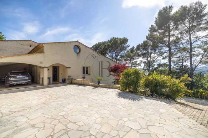 Image No.23-5 Bed House for sale