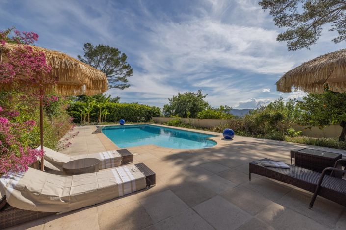 Image No.8-5 Bed House for sale