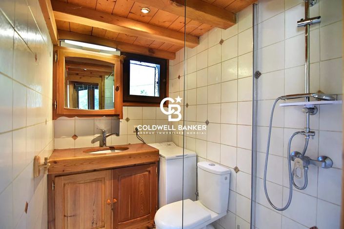 Image No.16-6 Bed House for sale