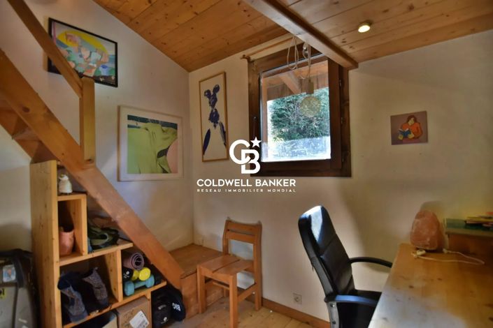 Image No.9-6 Bed House for sale