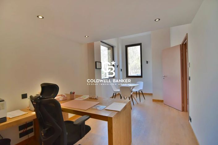 Image No.13-4 Bed House for sale