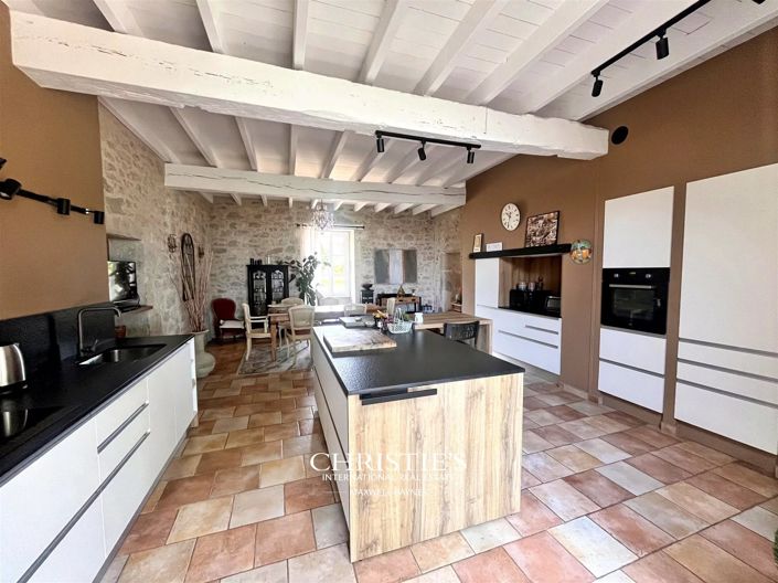 Image No.13-9 Bed House for sale