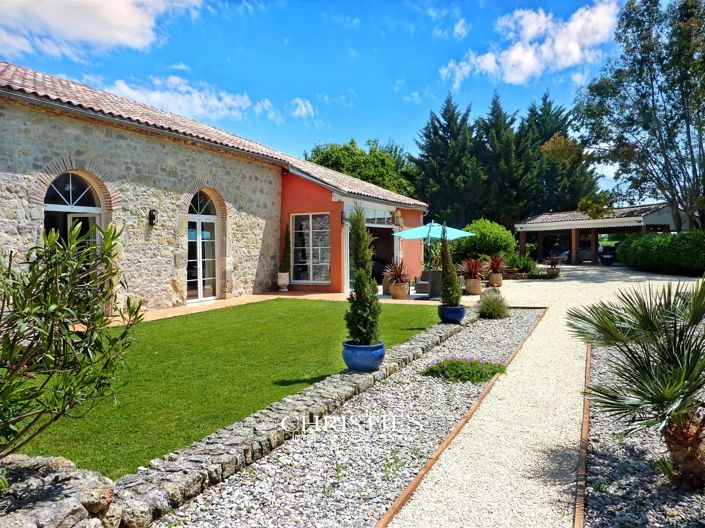 Image No.7-9 Bed House for sale