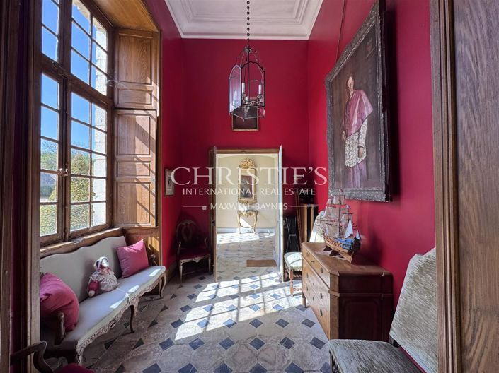 Image No.18-9 Bed House for sale