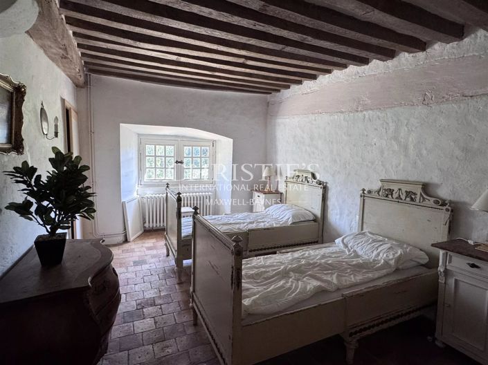 Image No.24-9 Bed House for sale