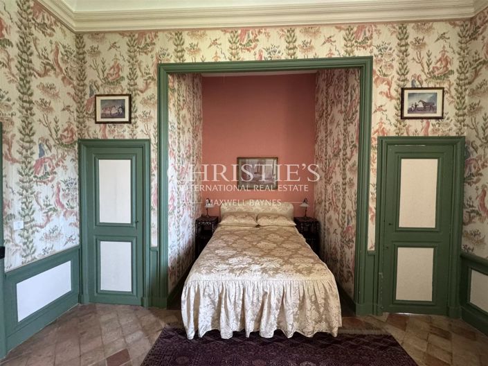Image No.25-9 Bed House for sale