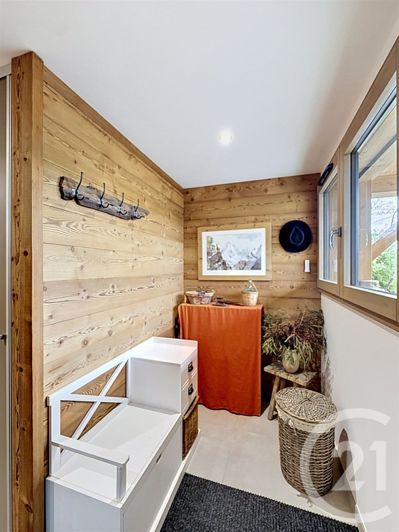 Image No.17-3 Bed House for sale