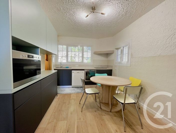 Image No.10-4 Bed House for sale