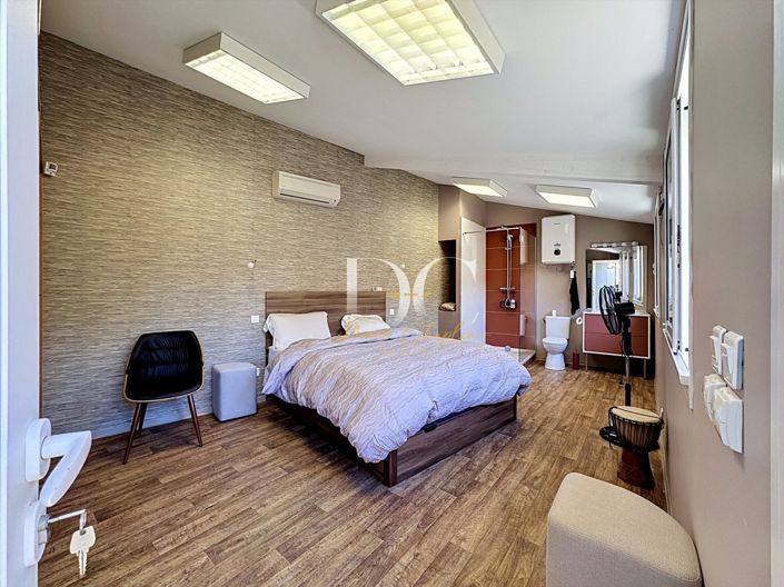 Image No.20-5 Bed House for sale