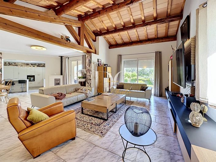 Image No.3-5 Bed House for sale