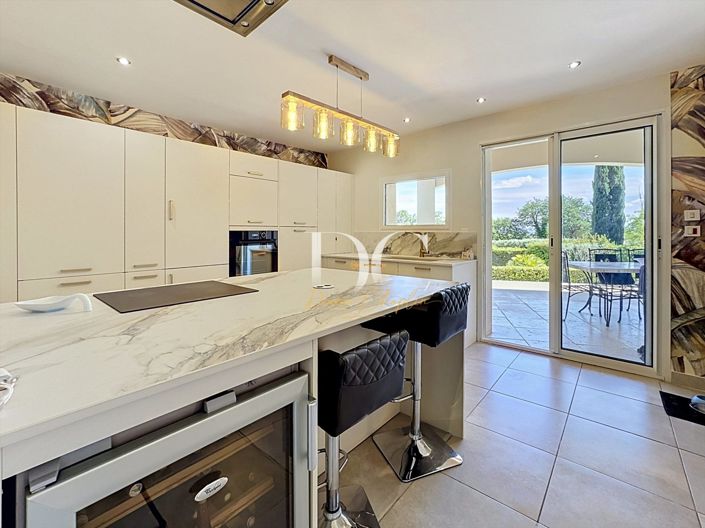 Image No.4-5 Bed House for sale
