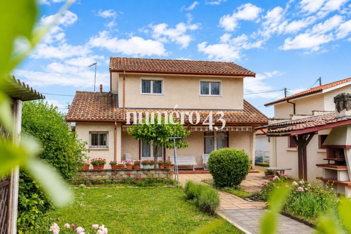 Image No.12-4 Bed House for sale
