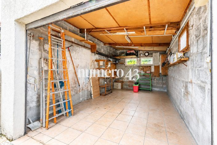 Image No.16-4 Bed House for sale