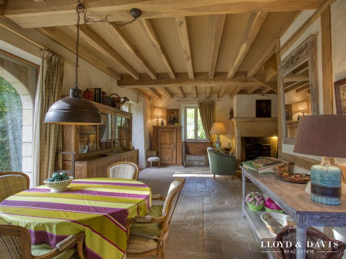Image No.18-5 Bed House for sale