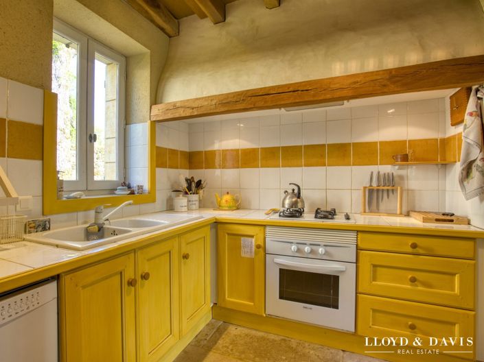 Image No.19-5 Bed House for sale