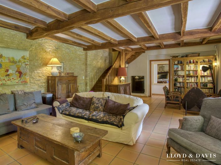 Image No.5-5 Bed House for sale