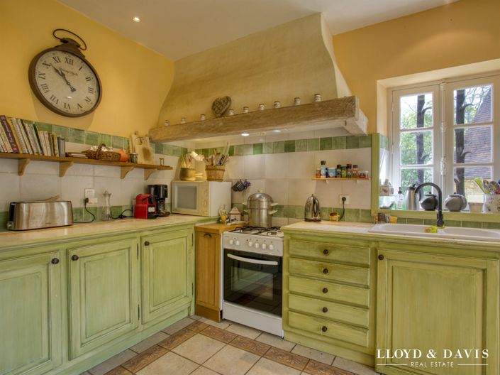 Image No.7-5 Bed House for sale