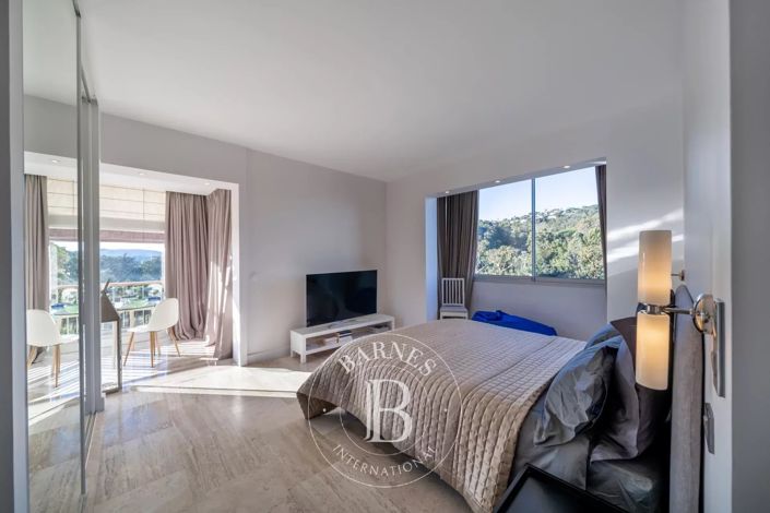Image No.11-5 Bed Apartment for sale