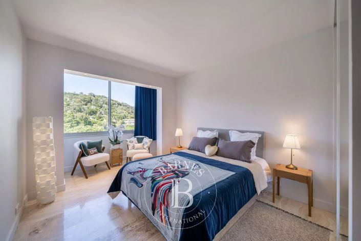 Image No.13-5 Bed Apartment for sale