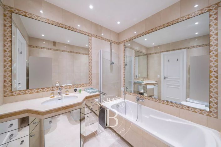 Image No.14-5 Bed Apartment for sale