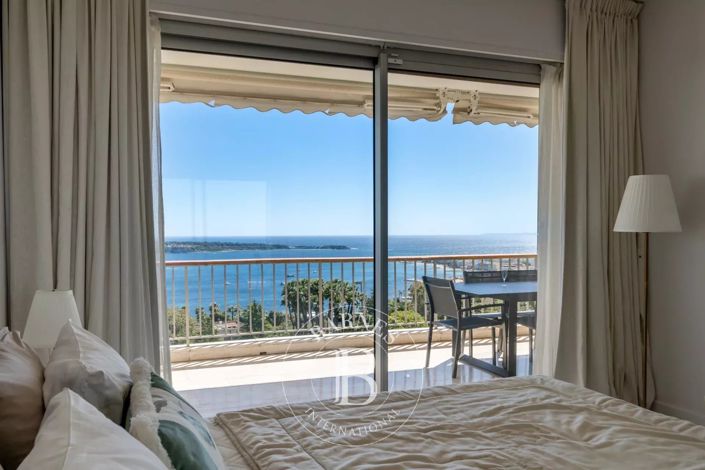 Image No.16-5 Bed Apartment for sale