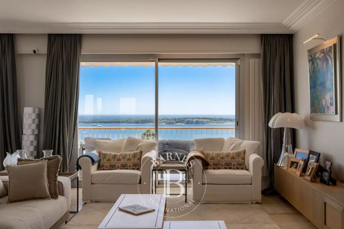 Image No.19-5 Bed Apartment for sale