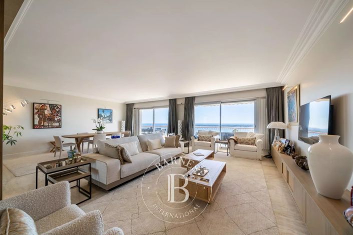 Image No.20-5 Bed Apartment for sale
