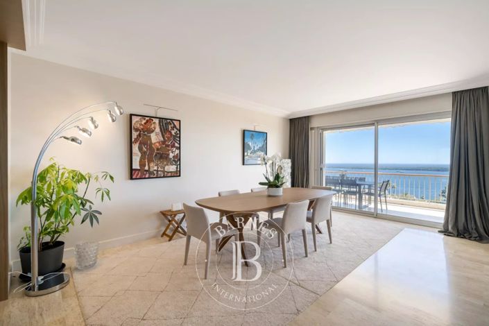 Image No.5-5 Bed Apartment for sale