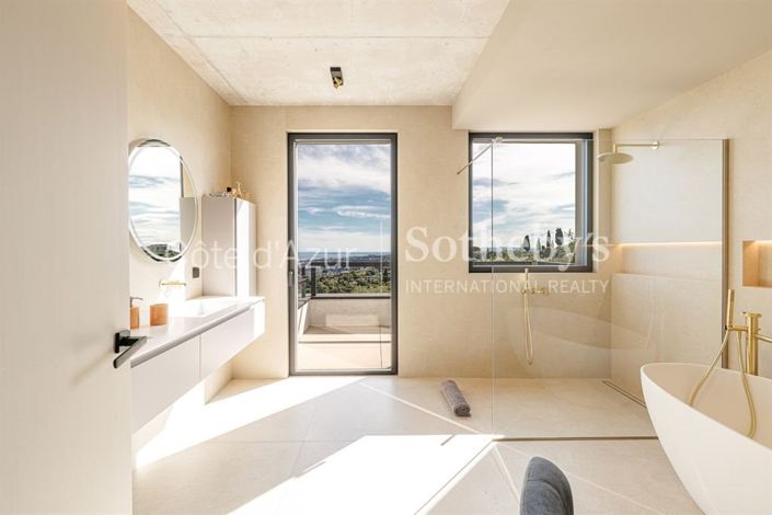 Image No.15-3 Bed Property for sale