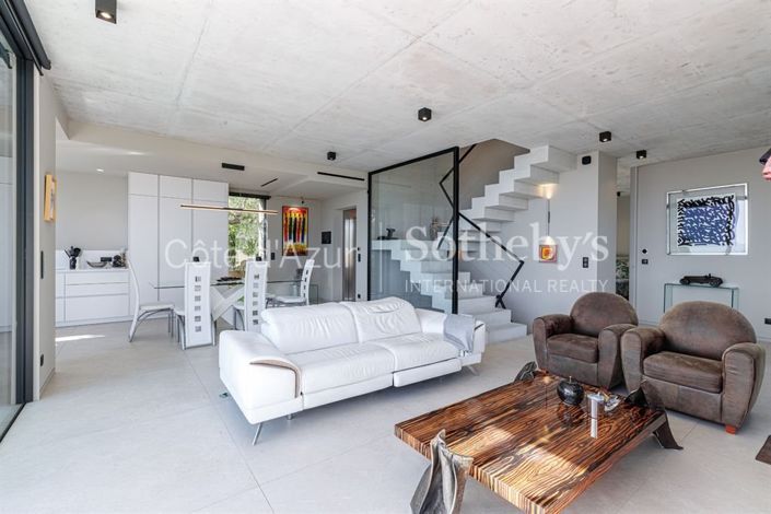 Image No.6-3 Bed Property for sale