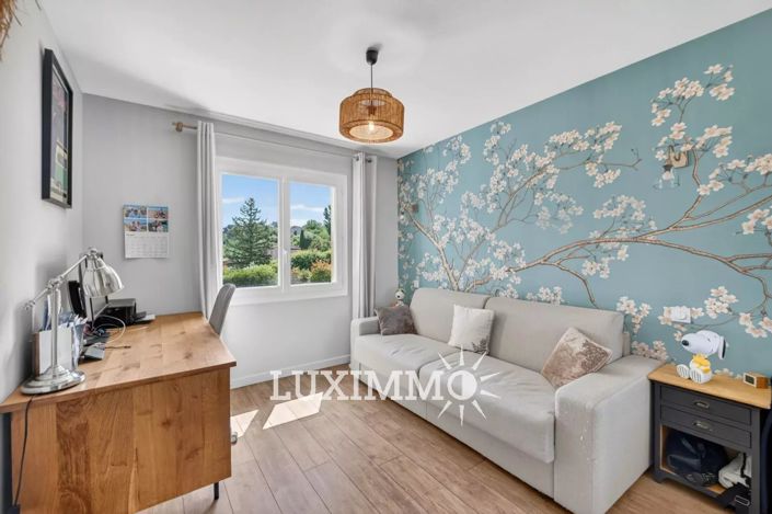 Image No.12-5 Bed House for sale
