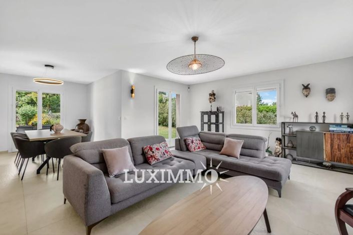 Image No.3-5 Bed House for sale