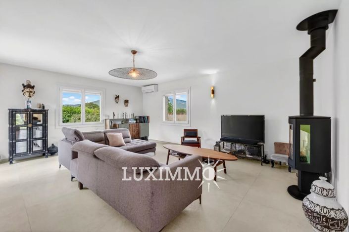 Image No.4-5 Bed House for sale