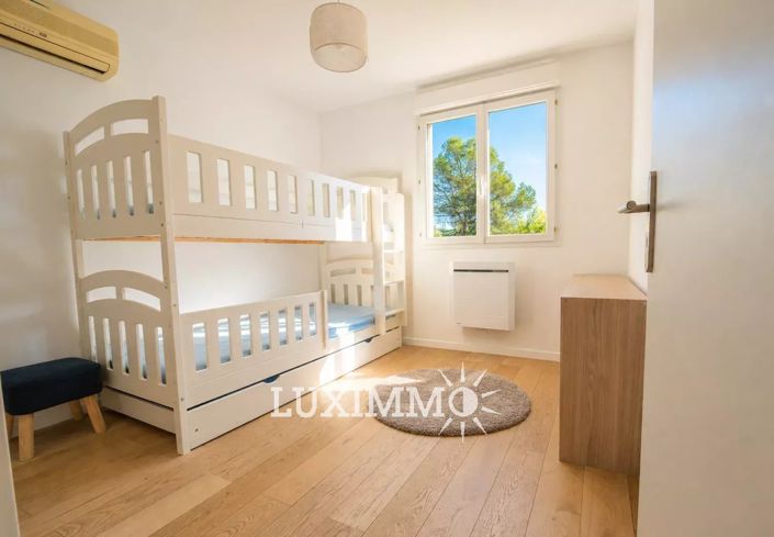 Image No.9-3 Bed House for sale