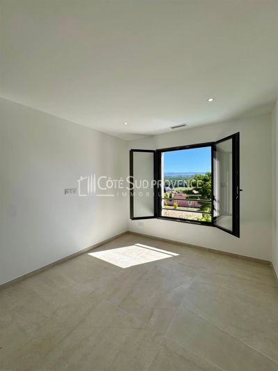 Image No.11-3 Bed House for sale