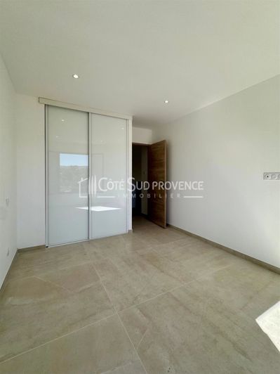 Image No.15-3 Bed House for sale
