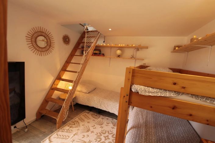 Image No.18-2 Bed House for sale