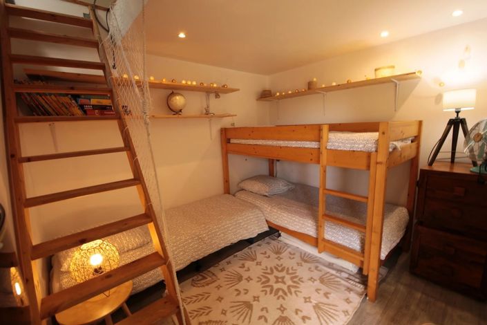 Image No.19-2 Bed House for sale