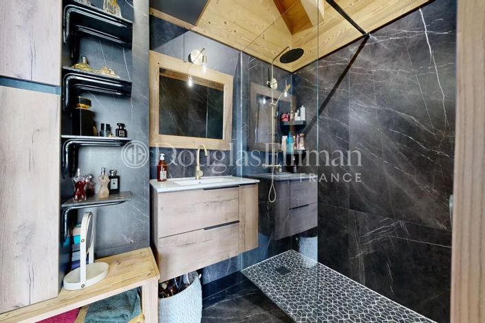 Image No.18-3 Bed Apartment for sale
