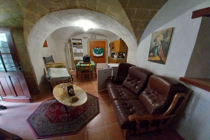 Image No.11-3 Bed House for sale