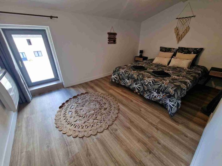 Image No.11-10 Bed House for sale