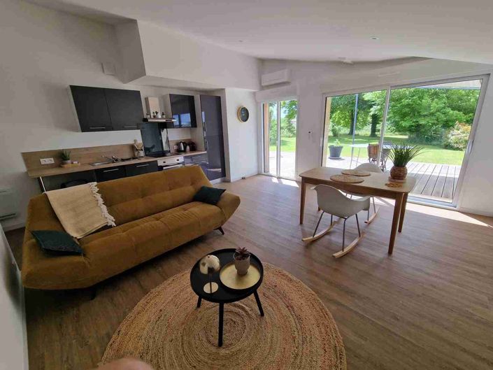 Image No.21-10 Bed House for sale