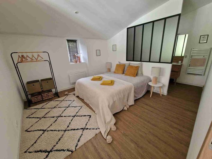 Image No.22-10 Bed House for sale